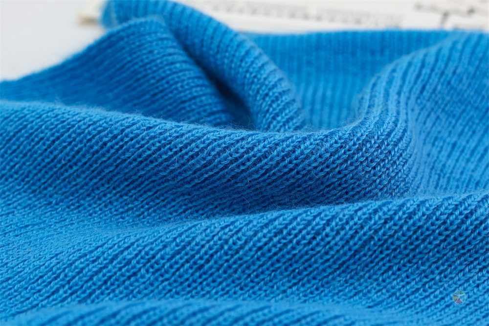 28NM Anti-Pilling 30/70 Wool Autumn-Winter Yarn