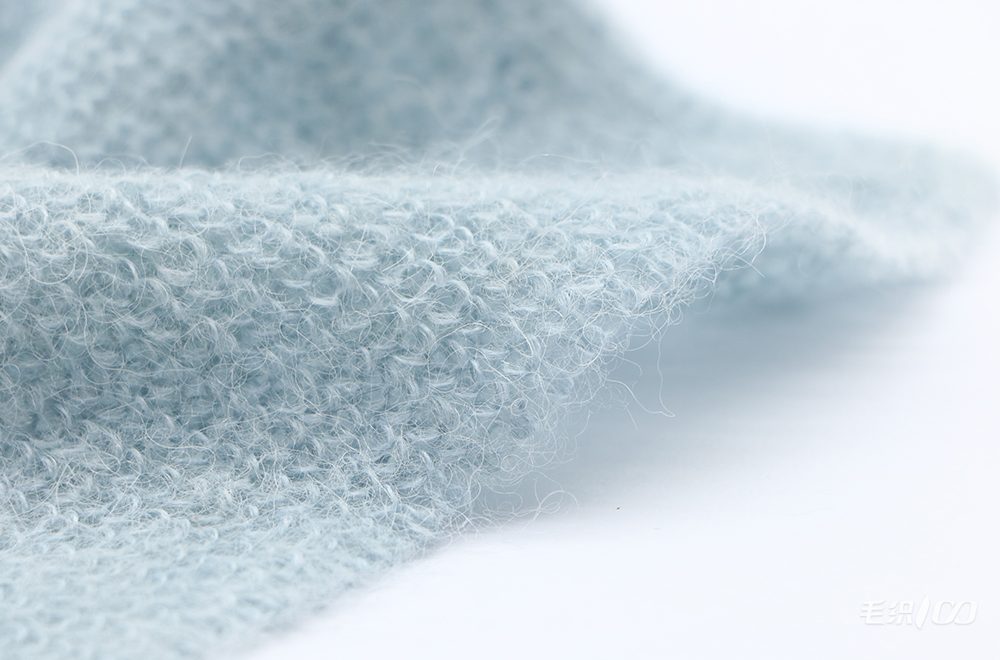 13NM Golden Alpaca Brushed Yarn