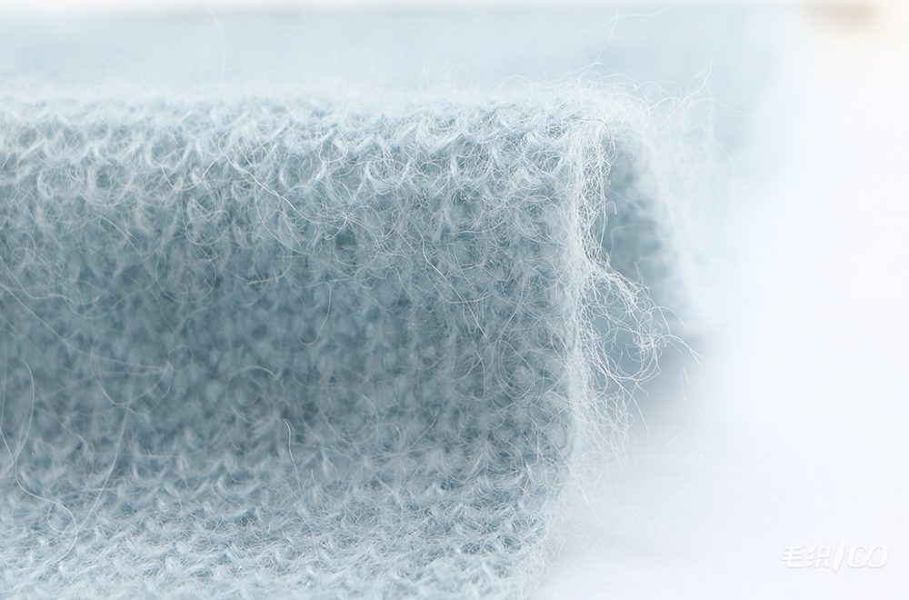 13NM Golden Alpaca Brushed Yarn