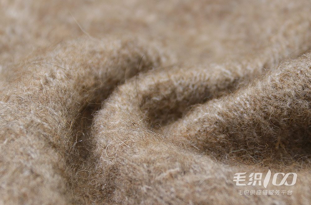 15NM Queen Llama Brushed Yarn