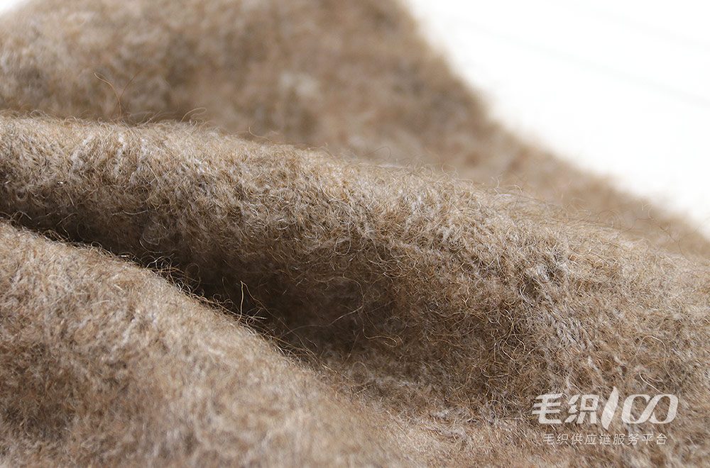 15NM Queen Llama Brushed Yarn