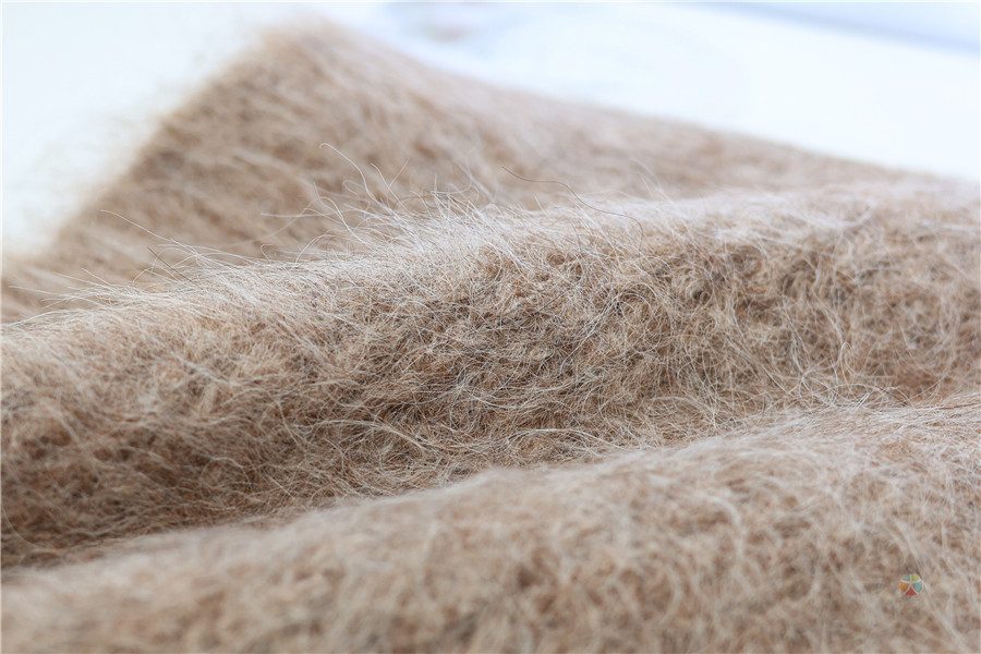 8NM Suri Alpaca Brushed Yarn